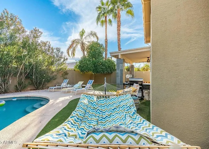 Pershing Ave Desert