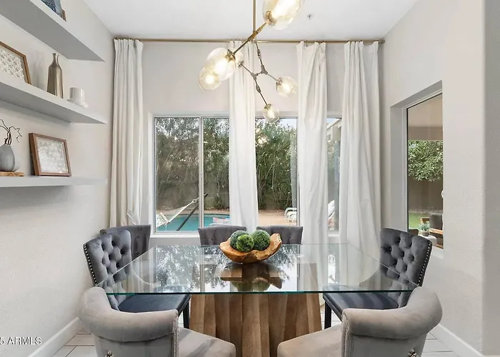 Pershing Ave Desert Holiday home *