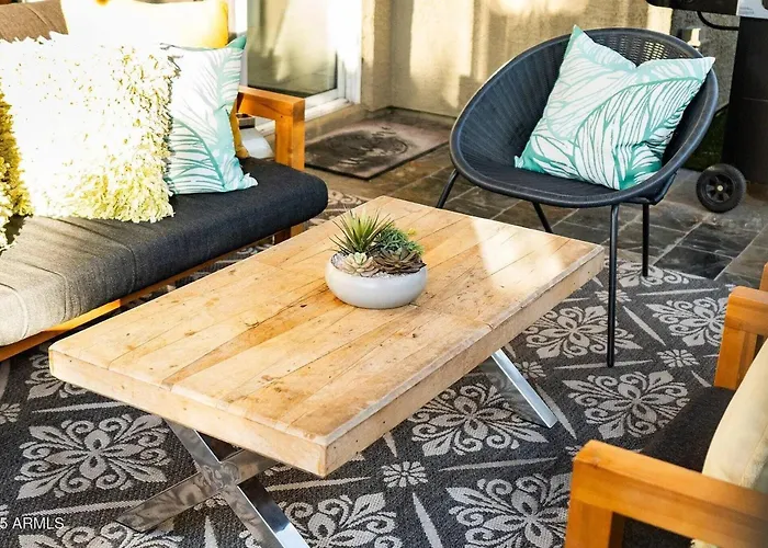 Pershing Ave Desert Holiday home *